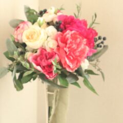 ホットピンクのピオニーブーケ