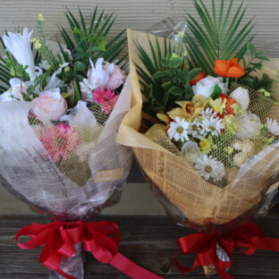 結婚式に用意するブーケは新婦以外にも