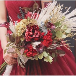 ドレスに合わせたブーケの選び方