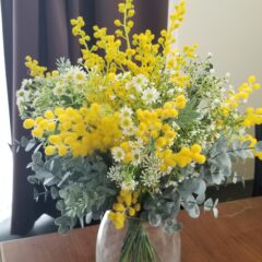 アーティフィシャルフラワーで花束の贈り物を