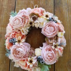 アーティフィシャルフラワーのインテリアで部屋を飾る