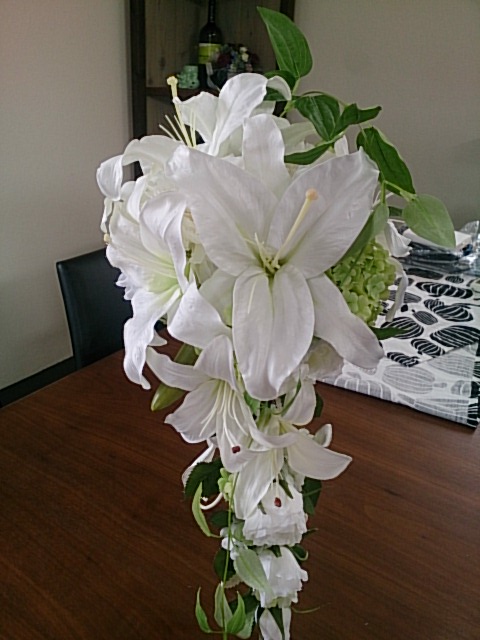 カサブランカのキャスケードブーケ