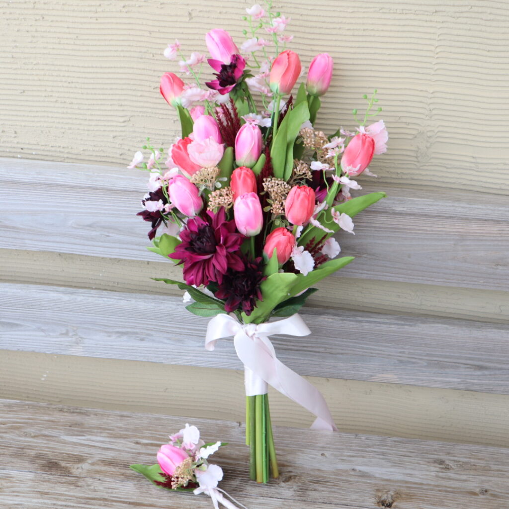 チューリップのクラッチブーケ