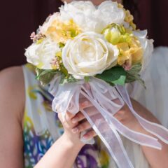 結婚式の二次会にブーケは必要か