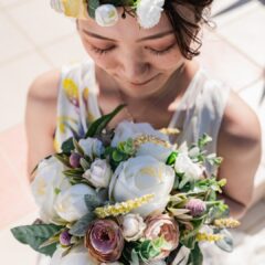 結婚式のブーケトスに向いているブーケを使う